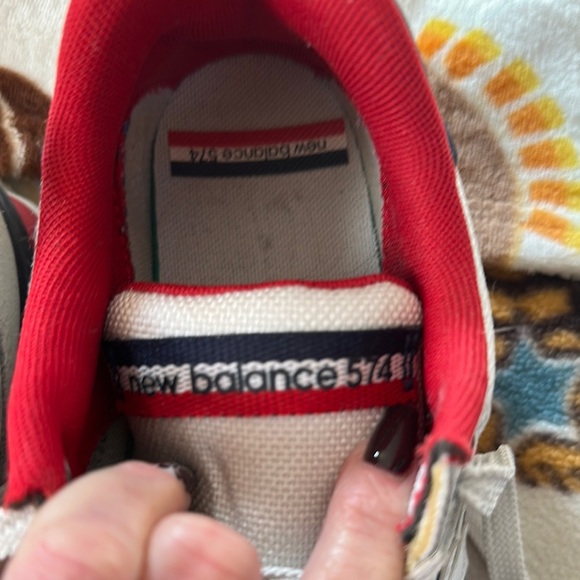 New Balance Cream and Red Sneakers - Picture 2 of 6